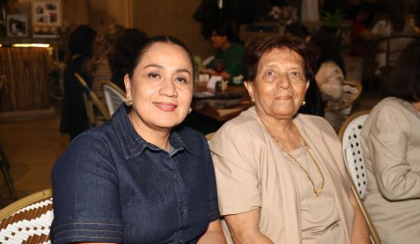  Cecilia Martínez y María Elena Caballero.