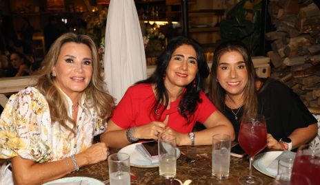  Bertha Barragán, Gema de la Vega y Silvia de la Vega.