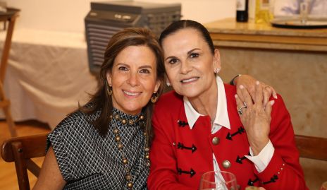  Martha Elena Muñiz y Raquel Eichelmann.