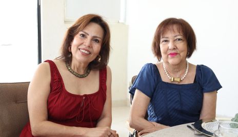  Lupita López Wognis y Ángeles Matienzo.