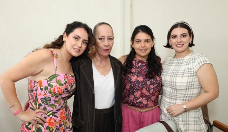  Marcela Zapata, Marcela Suárez, Pilar Zapata y Ximena Zapata.