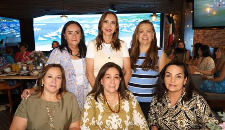  Lolita Alba, Raquel González, Ángeles Aguilar, Adriana Enríquez, Tere Viramontes y Adriana Díaz.