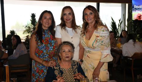  Vanessa Galarza, Raquel González, Norma Galarza y Chepina Galarza.