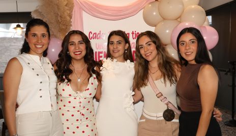  Sara Lozano, Fer Corona, Daniela Reverte, Romina Reverte y Cecilia Villar.