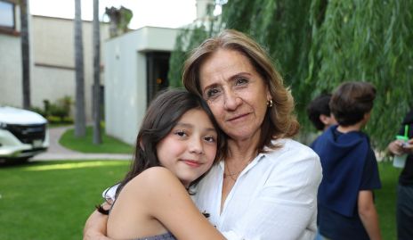  Loreta Stevens y Silvia Elena Gil.