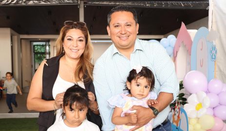  Fernando Gámez, Clari Gallegos, Mía Gámez y Majo Gámez.