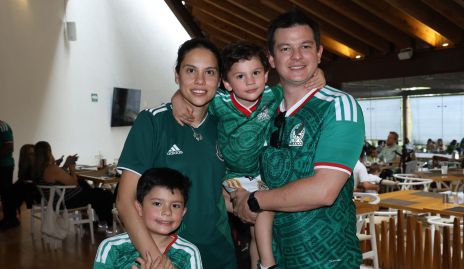  Gonzalo Torres jr, Vero Gonzales, Diego Torres y Gonzalo Torres.