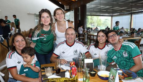  Marta Noblecia, Maru Hunter, Priscila Martínez, Memo Limón, Mariana Limón y Nacho Araiza.