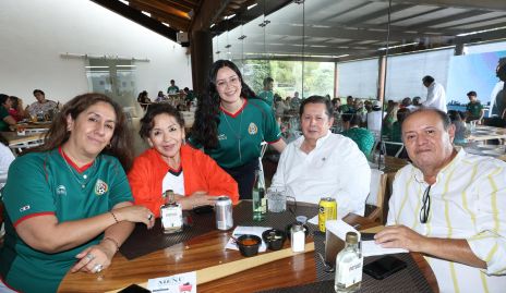  Lety Medellín, Cris Hernández, Alim Aguilar, Javier Aguilar e Ismael Aguilar.