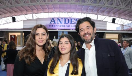  Karina Hernández, Alexa y Marcelo Lozano.