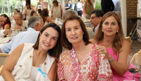  Gaby Díaz Infante, Gabriela Andrés y Lorena Robles, abuela de Rafael.