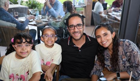  Ana María Arriaga, Isabel Arriaga, Alex Arriaga y Ana Paty Pérez.