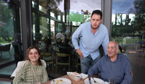  Pamela, Ricardo y Ricardo Meade.