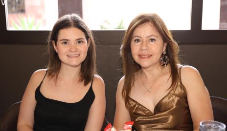 Marijo Valladares y Katy Echeverría.