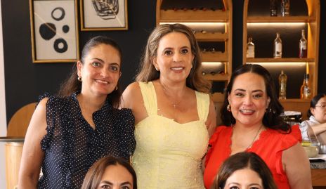  Liliana Lara, Erika Rodríguez, Patricia Sánchez, Ana González y Gaby Limón .