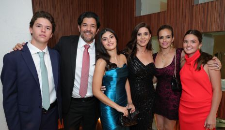  Mauricio Lozano, Marcelo Lozano, Alexa Lozano, Karina Hernández, Vero Alvarado e Inés Lozano.