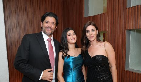  Marcelo Lozano, Alexa Lozano y Karina Hernández.