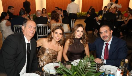  José Luis Ortega, Nely Esper, Montse Orozco y Wilhelm Stevens.