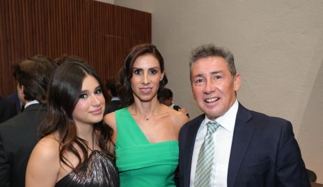  Corina Casillas, Rita Salinas y Víctor Santos.