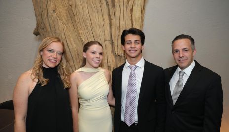  Mariana Torres, Daniela Torre, Rodrigo Gómez y José Alberto Torre.