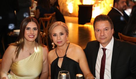  Sandra Castanedo, María Fernanda Río de la Loza y Jorge Rodríguez.
