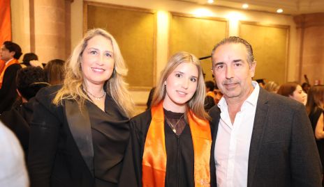  Lorena Garza, Vanessa y Alejandro Elizondo.