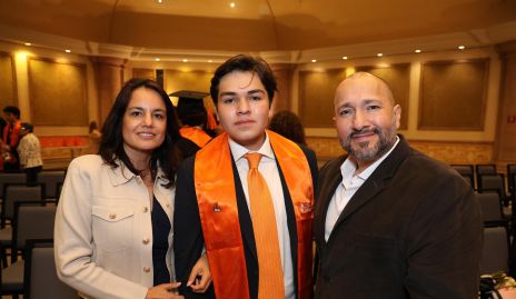  Andrea de la Torre, Pepe Barrón y José Luis Barrón.