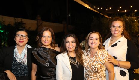  Elia Oliva, Flor Perea, Gaby Álvarez, Mari Carmen Alfaro y Sorian Flores.