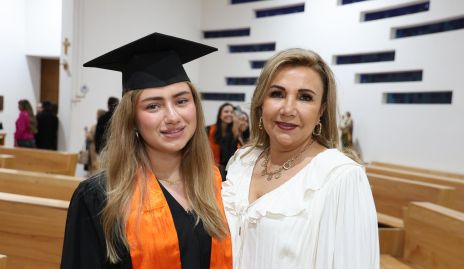  Isabela Rossel y Claudia García.