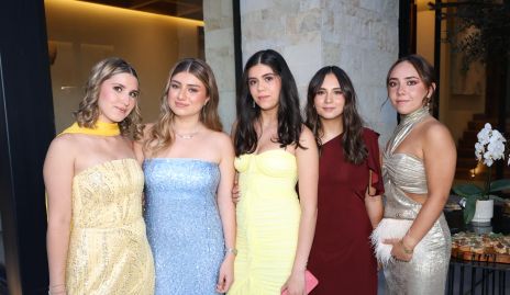  Vanessa Elizondo, Isabela Rosel, Pía Vidal, Mare Codero y Roberta Medina.