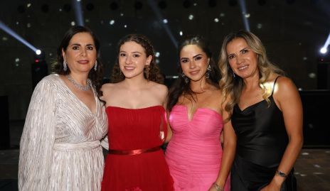  Larisa Esparza, Valeria Torres, Elsita Lomas y Elsa Castillo.