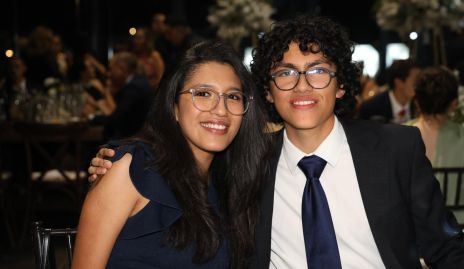  Mariana Flores y Carlos Flores.