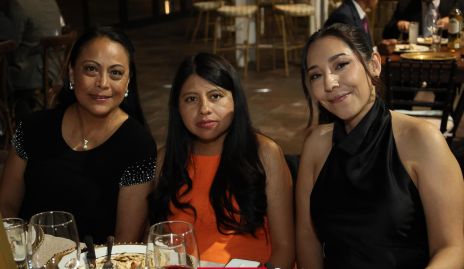  Chela Milán, Norma y Mariana Martínez.