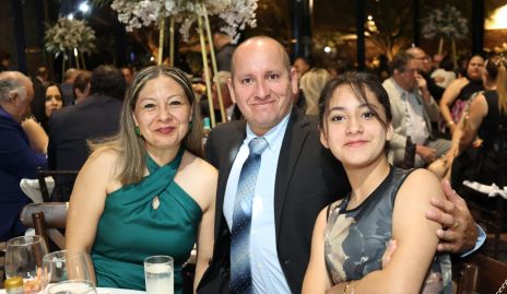  Mariem, Guillermo y Victoria.