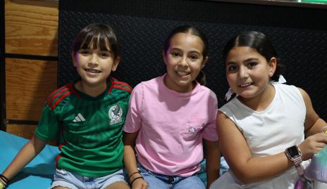  Renata Cordero, Mariel Martínez y Natalia Briseño.
