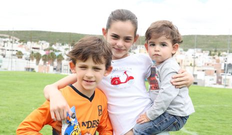  Edu y Marina Zermeño con Rafa Olmos.
