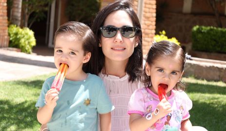  Mariana Rodríguez, José Manuel y Marina Iga.