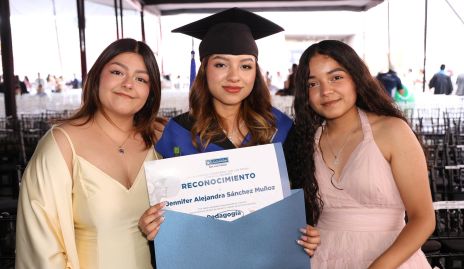  Karla Canseco, Jennifer Muñoz y Karen Muñoz.
