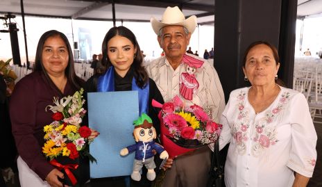  Norma Galván, Patricia Martínez, Blas Galván y Berta Tinajero.
