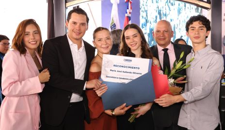  Elisa Lemus, Raúl Gallardo, Marta Oliveros, Marijo Gallardo, Raúl Octavio Gallardo y José Octavio Gallardo.
