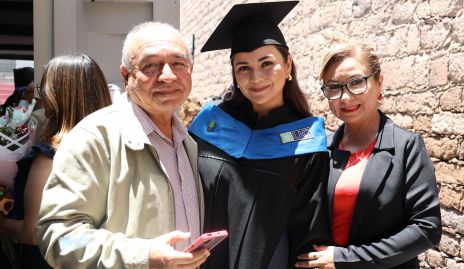  Jesús Cruz, Valeria Rocha y Nancy Cruz.