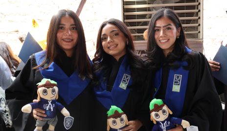  Tania, Ivett Barrios y Gabriela Tapia.