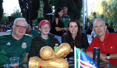  Vicente Ruiz, Presidente del Consejo, Patricio Ruiz, Lupita Padilla y Alfonso Galán.