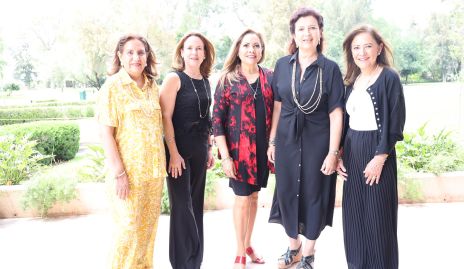  Martha Acevedo, Diana Guel, Rocío de Romo, Rosy Vázquez y Gladys Castellanos.