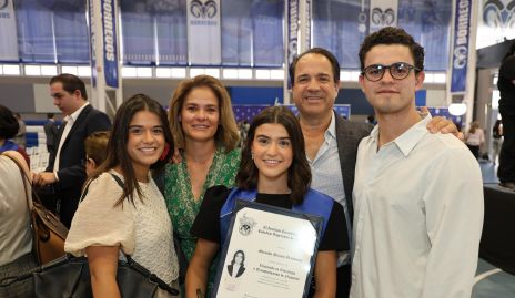  Isabel Pizzuto, Marcela Benavnete, Miranda Pizzuto, Aldo y Aldo Pizzuto.
