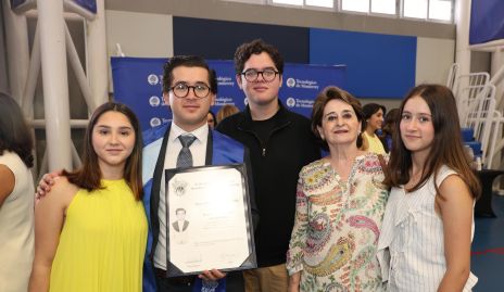  José Roberto Guevara con su familia.