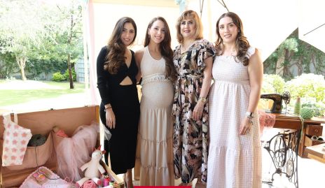  Ana Karen y Ana Gaby Ibarra, Rosaura López y Karla Rosaura Ibarra.