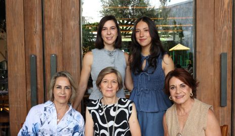  Paulina Solano, Roberta Bárcena, Alejandra Medina, Cecilia Bárcena y Guadalupe Bárcena.