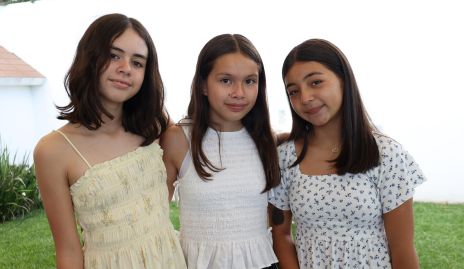 Paula, Mariana y Rebeca.