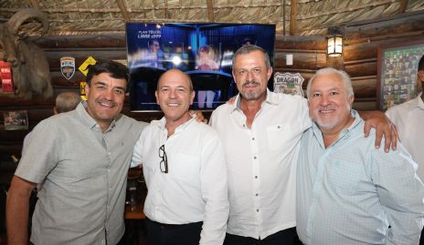  Víctor, Roberto, Luis y Guillermo.